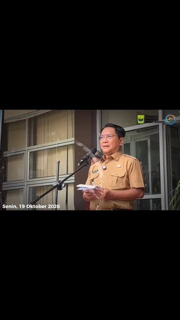 Bupati John Kenedy Azis Pembina Upacara Dukcapil Ceria Goes To School SMAN 1